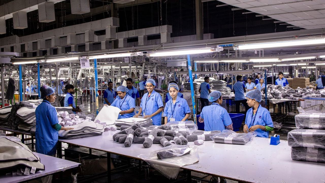 Factory packing floor